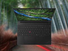 W obudowie o wadze poniżej 2 kg model ThinkPad P16s Gen 5 mieści bogate wyposażenie sprzętowe.