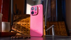 Wspaniałe czerwone Oppo Find X9 i Find X9 Pro są najwyraźniej dostępne tylko poprzez import (źródło obrazu: Weibo)