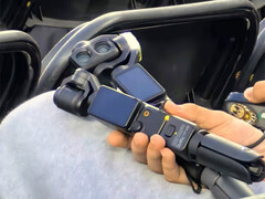 Zbliżenie na Osmo Pocket 4 i Osmo Pocket 4 Pro.