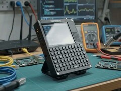 RootBoard: Nowe urządzenie przenośne oparte na platformie Raspberry Pi z systemem „ Raspberry ”