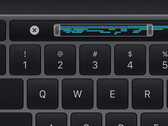 Klawiatura motylkowa była znana z tego, że zawodziła nawet przy najmniejszej drobince kurzu (Źródło: Apple)