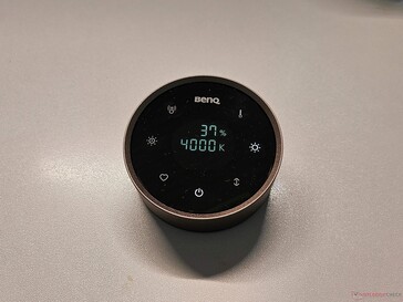 Pilot ułatwia obsługę urządzenia BenQ SmartBar Halo 2.
