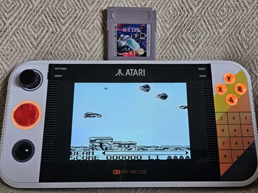 Gra R-Type na GameBoya działa płynnie (Źródło obrazu: Marc Zander, Notebookcheck)