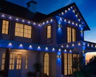Oświetlenie zewnętrzne Govee Permanent Outdoor Lights 2 Pro przedstawione na zewnątrz domu