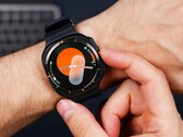 Samsung Galaxy Watch może w przyszłości zablokować niektóre funkcje za paywallem. (Źródło zdjęcia: Daniel Romero)