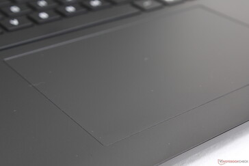 Duży panel dotykowy z płytkim skokiem