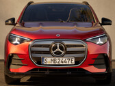 Nowy Mercedes GLA debiutuje jako pojazd elektryczny wyposażony w technologię 800 V, jednak ładowanie w stacjach szybkiego ładowania o napięciu 400 V wymaga zastosowania opcjonalnego wzmacniacza prądu stałego.