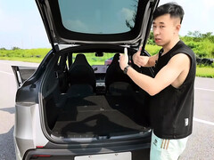Tesla Model Y L - przegląd przestrzeni ładunkowej i pasażerskiej. (Źródło zdjęcia: GeekLaii/YT)