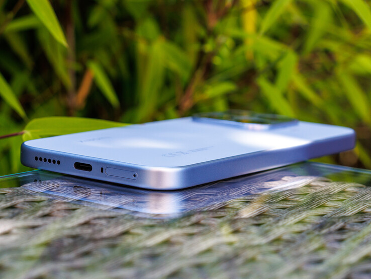 Xiaomi 17T w kolorze niebieskim