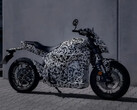 Nowy pełnowymiarowy motocykl elektryczny Hondy z szybkim ładowaniem oparty na koncepcji EV FUN. (Źródło zdjęcia: Honda)