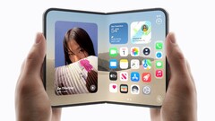 Dwie dłonie trzymają po jednym iPhonie Duo — jeden jest złożony, a drugi rozłożony