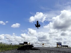 Obraz startującego nowego drona (Drone Pro Hub przez YouTube; przycięty zrzut ekranu)