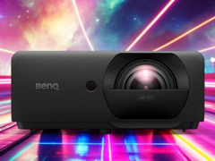 Firma BenQ zaprezentowała laserowy projektor symulacyjny LK830ST (na zdjęciu). (Źródło zdjęcia: BenQ, edytowane)