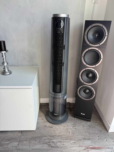 Urządzenie Dreo TurboCool 765S ma około 1,1 m wysokości.
