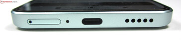 na dole: Podwójne gniazdo SIM, mikrofon, USB-C 2.0, głośnik