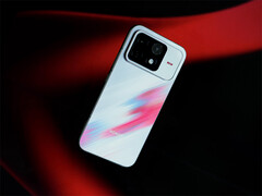 Honor Win 2 ma układ chłodzenia z dwoma wentylatorami. Na zdjęciu: wygląd tylnej części telefonu.