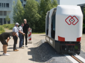 Autobus kampusowy Monocab na 20-metrowym torze testowym