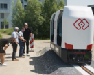 Autobus kampusowy Monocab na 20-metrowym torze testowym