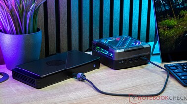 Aoostar GOD77 i GPD G1 eGPU z AMD Radeon RX 7600M XT