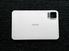 Tablet do gier iQOO Pad Ultra ma być wyposażony w układ Qualcomm Snapdragon 8 Elite Gen 6.