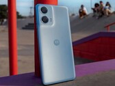 Motorola będzie oferować Moto G24 Power w dwóch odcieniach niebieskiego (źródło zdjęcia: Motorola)