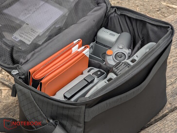 Torba jest dołączona do zestawu Fly More Combo, ale kontroler ruchu nie