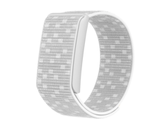 Amazfit Helio Strap będzie również dostępny w kolorach białym/szarym (powyżej) i szarym/czarnym. (Źródło zdjęcia: Amazfit)