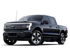 Na zdjęciu - Ford F-150 Lightning na białym tle. (Źródło zdjęcia: Ford)