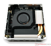 Minisforum Venus Series NAB9 ze zdjętą dolną pokrywą