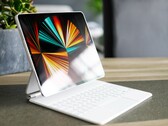IPad Apple pozostaje najpopularniejszym tabletem na świecie. (Źródło obrazu: Matoo.Studio)