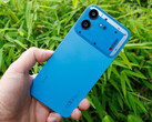 Ładny, przystępny cenowo, ale z pewnymi ograniczeniami – recenzja Nothing Phone (4b)
