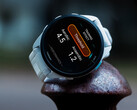 Forerunner 165 jest jednym z pięciu smartwatchy Forerunner, które mogą otrzymać wersję oprogramowania 25.04. (Źródło zdjęcia: Garmin)