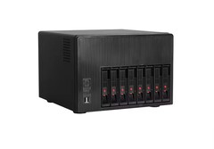 XYC X108 NAS PC może obsłużyć do 144 TB pamięci masowej dzięki ośmiu kieszeniom na dyski. (Źródło zdjęcia: AliExpress)