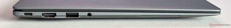 Lewa strona: USB-C 4.0 z Thunderbolt 4 (40 Gbps, DisplayPort 1.4, Power Delivery 3.0), HDMI 2.1, USB-A 3.2 Gen 2 (10 Gbps), gniazdo stereo 3,5 mm