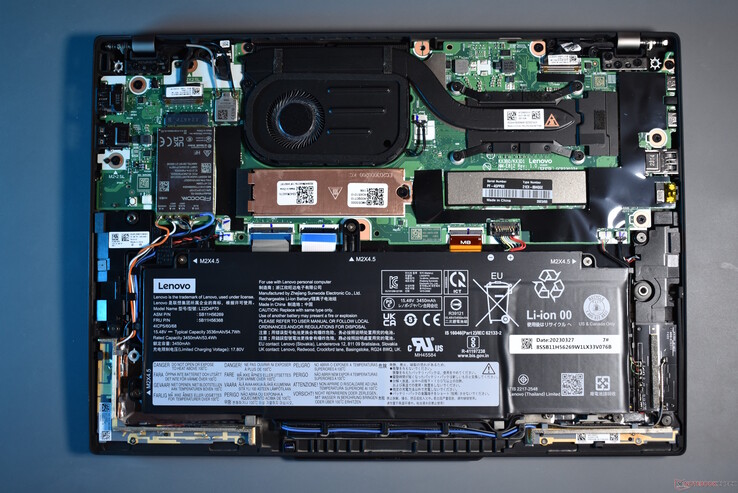 Lenovo ThinkPad X13 Gen 4: podzespoły wewnętrzne