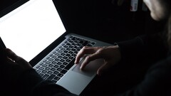 UNC6692 wykorzystuje funkcje współpracy zewnętrznej Microsoft Teams do podszywania się pod pracowników działu pomocy technicznej IT i dostarczania niestandardowego pakietu złośliwego oprogramowania.