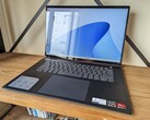 Przylutowane 8 GB pamięci RAM sprawia, że seria Dell Inspiron 16 7630 i 7635 2-w-1 jest trudną rekomendacją