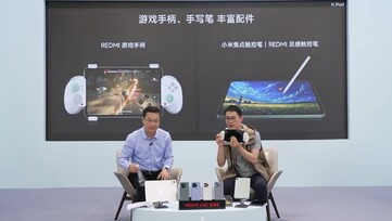 Redmi Game Controller jest jednym z dwóch akcesoriów dla Redmi K Pad pokazanych podczas transmisji na żywo. (Źródło zdjęcia: Redmi)