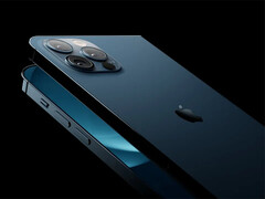 Oczekuje się, że iPhone Fold zostanie wprowadzony na rynek, aby rzucić wyzwanie Galaxy Z Fold8, a nie Galaxy Z Fold7. (Źródło zdjęcia: ConceptsiPhone)