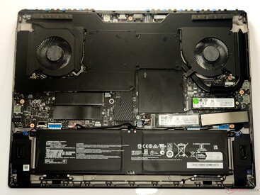 MSI Titan 18 HX AI: elementy wewnętrzne