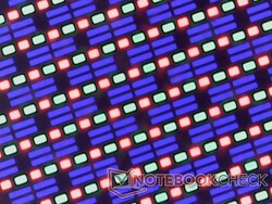 Wyraźne subpiksele RGB bez efektu ziarnistości. Obsługa VRR w systemie Windows do 30 Hz