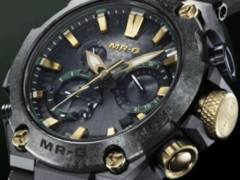 Casio MRG-B2000RG-3A (na zdjęciu) ma szczotkowaną, niemal kamienną teksturę wokół krawędzi i widoczne śruby sześciokątne. (Źródło zdjęcia: Great G-Shock World)