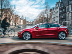 Tesla FSD w akcji w Amsterdamie.