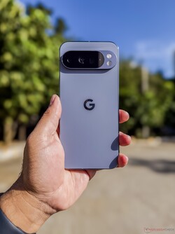 Google Pixel 10 Pro XL w kolorze Moonstone