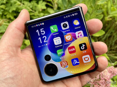 Honor może być tylko miesiąc od zastąpienia Magic V Flip, na zdjęciu. (Źródło zdjęcia: Notebookcheck)