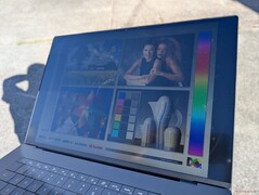 Na zewnątrz w świetle słonecznym