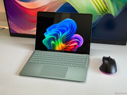 Ocena recenzji: 88,4% – Microsoft Surface Laptop 8 13,8