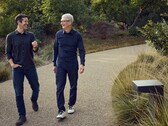 Prezes Apple, Tim Cook, oraz jego następca, John Ternus.