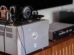 ATH-ADX7000 to najbardziej zaawansowane słuchawki otwarte Audio-Technica. (Źródło zdjęcia: Kyle / Den-Fi.com)