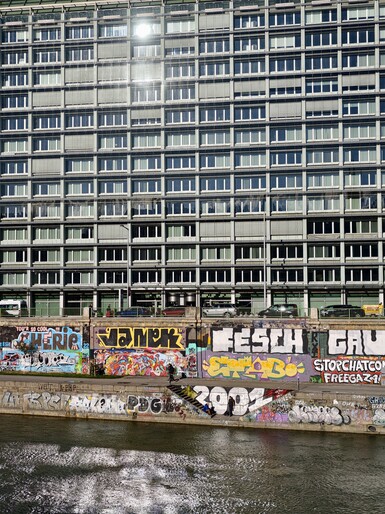 Kadrowanie Vivo 50 mm z głównego aparatu 35 mm.